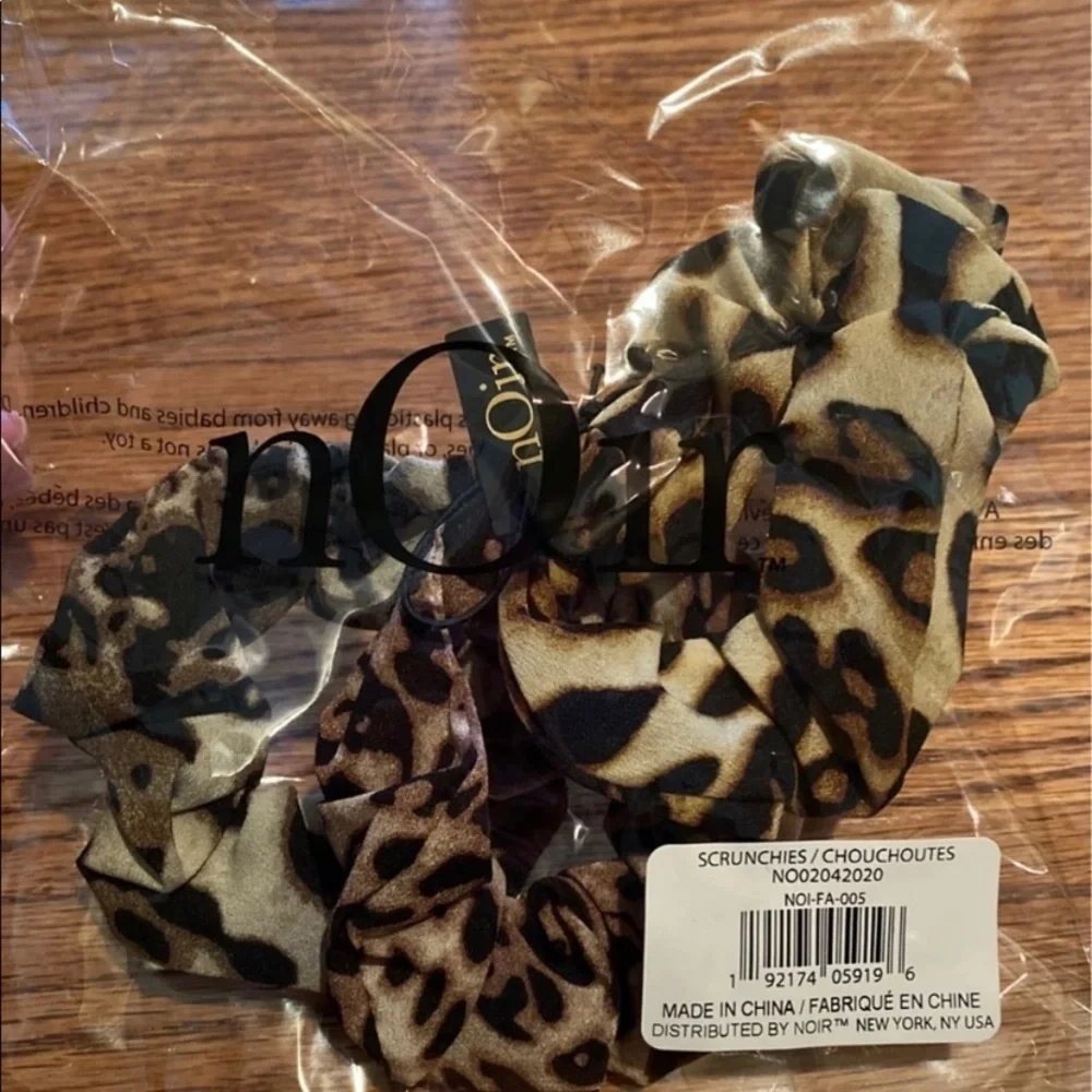 Noir jewelry ombré leopard scrunchies